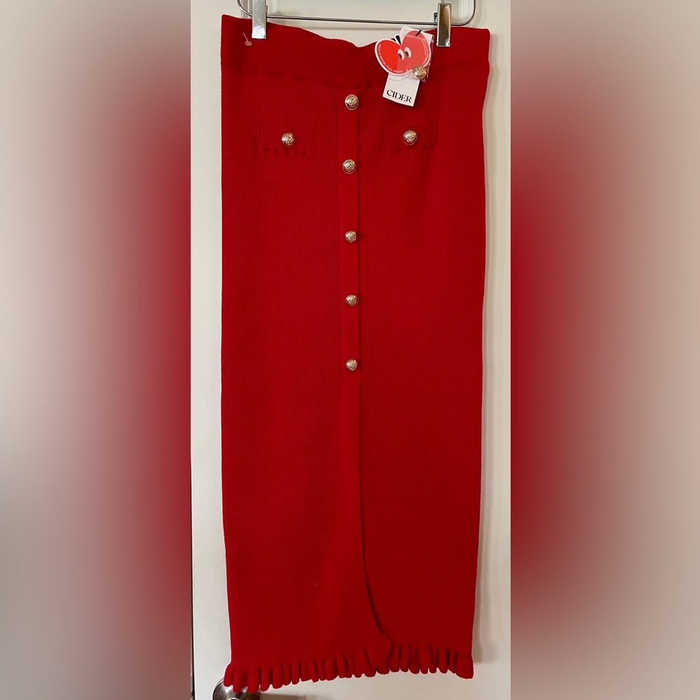 Red Button-Front Ribbed Midi Skirt - Picture 2 of 8